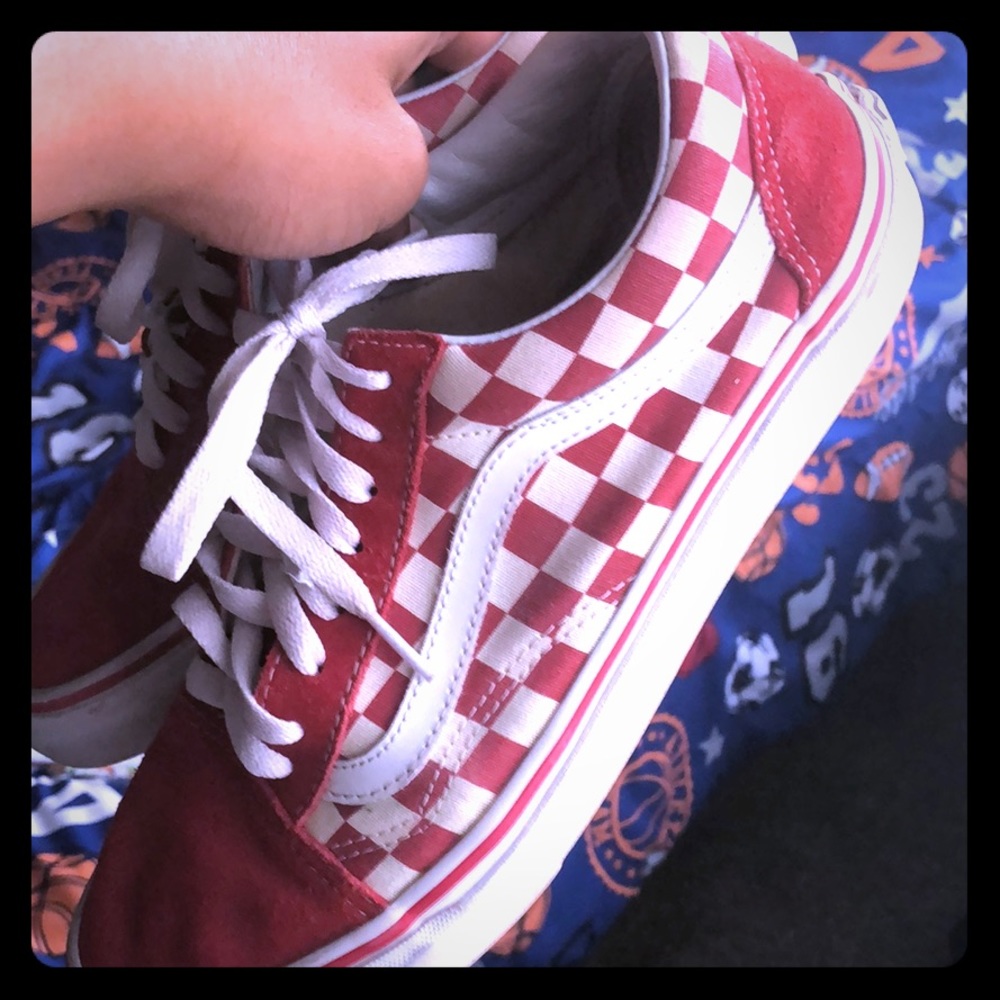 I’m selling because they don’t fit me!